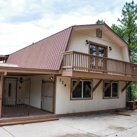 Panoramic view of Sierra Blanca and a few minutes from downtown Ruidoso.