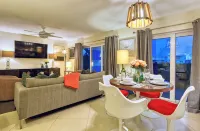 Modern Waterfront Escape w/ Pool • Steps to Clearwater Beach - Private Pool