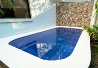 Hotel Tazumal House - Pools