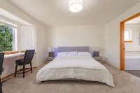 Family & Business • Minutes to Spokane Airport, • Fairchild AFB & Northern Quest - 4-Star