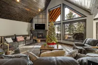 6 King Bedrooms, swim spa hot tub, paved roads, close to trails - Boutique