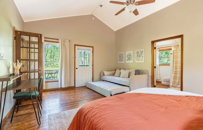 Cottage - 15 Min to Avl - Creek, Hot Tub, Fire Pit