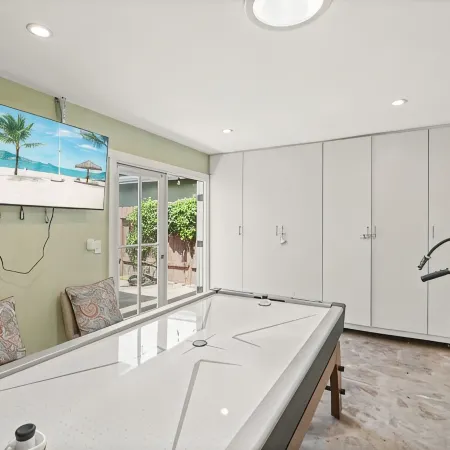 Mins to Belmont Shore - Firepit - Game Room - BBQ - Free Parking - Fifa 2026!