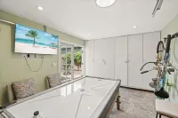 Mins to Belmont Shore - Firepit - Game Room - BBQ - Free Parking - Fifa 2026! - บังกะโล