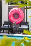 THE LOUNGE. Heated Pool! 10 Minutes to 5th Ave and Beach! - 프라이빗 풀