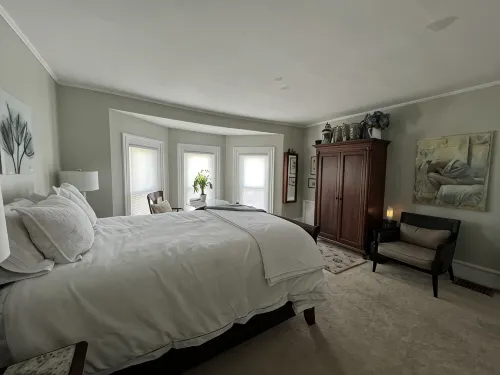 Historic Downtown Owosso Condo - WiFi