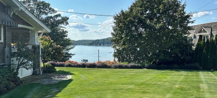 BullFrog cottage, Harveys Lake, PA - Spectacular lakefront presence and view! Hotels in Luzerne County