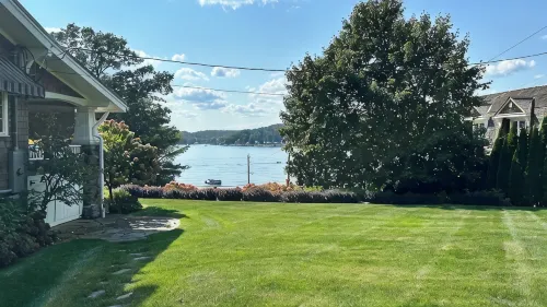BullFrog cottage, Harveys Lake, PA - Spectacular lakefront presence and view! - 4-Star