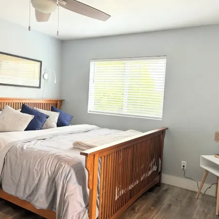 Bayside Casita Upgraded &In Town