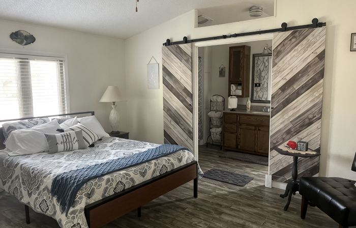 Serene & comfortable Southwestern home in Dalhart for you and your pets…