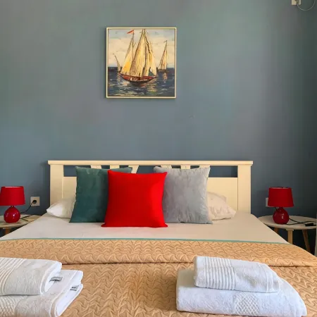 Cozy Studio with Terrace- Street view