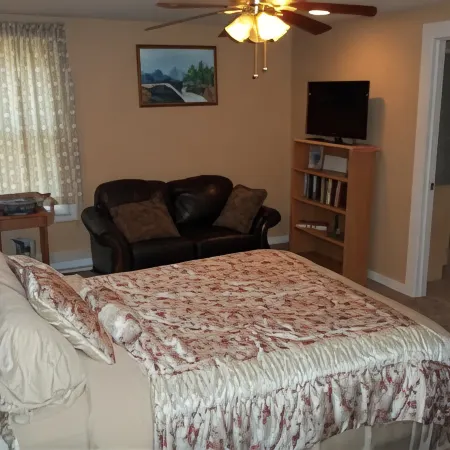 Tin Brook Bed & Breakfast