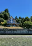 Waterfront cabin facing the sunset - de charme