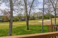 King Suite Condo - Golf Course View! - بوتيك