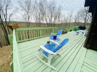 Cozy Creekview Cabin - Berkeley Springs, WV - 4-Star