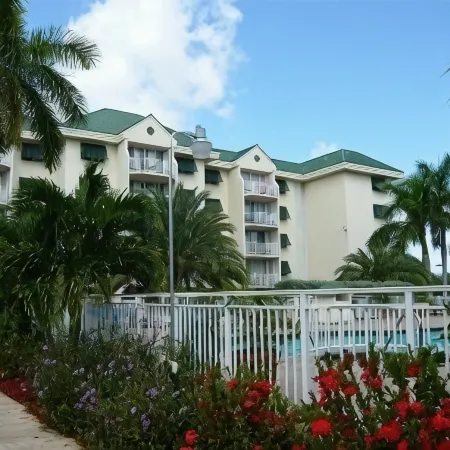 Key West Condo close to the Ocean. 1 mile to Smathers & 3 miles to Duval St.