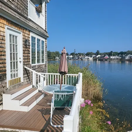 Cozy condo with harbor views. Walk to Dock Square and Beach.