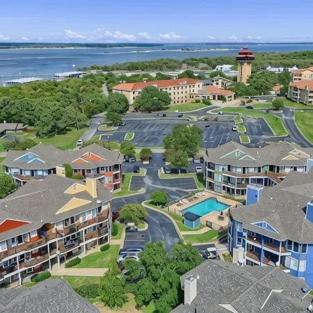 STEPS TO LAKE TEXOMA & TANGLEWOOD RESORT - MEMBERSHIP ACCESS INCLUDED