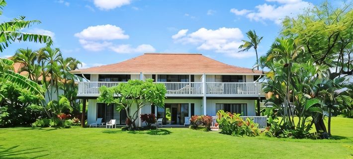 Luxury Ground Floor Condo Just 50 Yards From The Beach! コロアのホテル