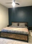 Stylish & Central Townhome-Perfect for Groups! - balcony