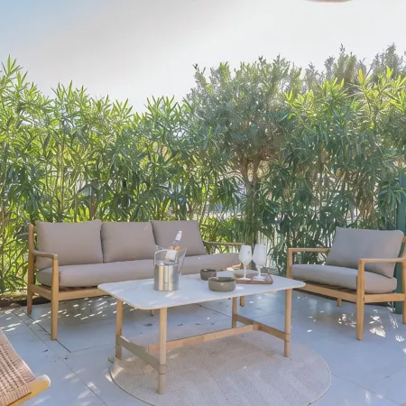 Villa Rénovée Avec Piscine et Amarrage, Dans Domaine Sécurité, Avec Plage à 5 mn