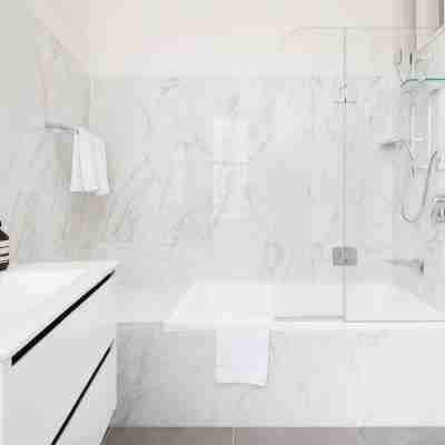 Stunning Sydney Home 4 Rooms