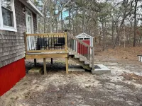 Cozy cottage 3/4 mile from Oak Bluffs harbor - 2-Star