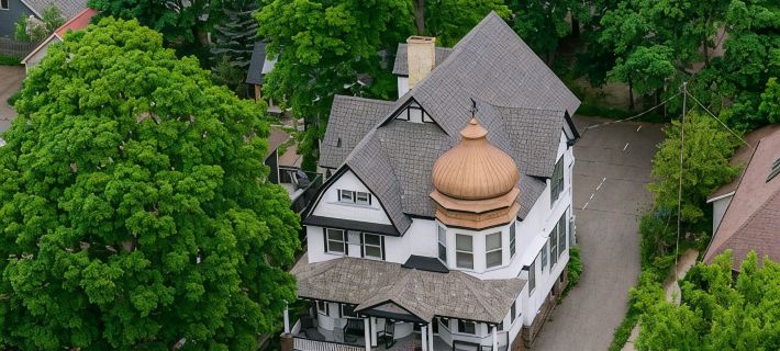 Historic Hewitt Onion Tower Apt 2 Studio in Central Marquette with Sauna Access Hotels in Marquette