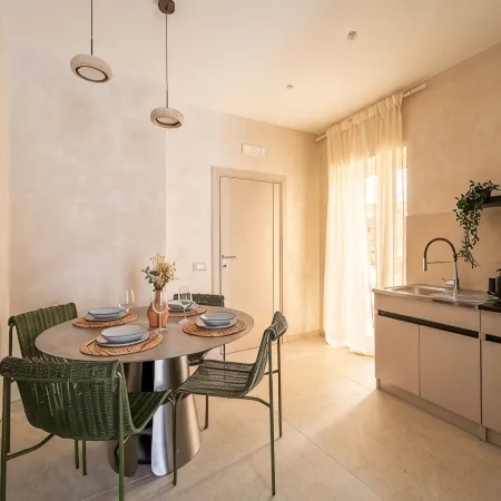 Luxe Apt w/ panoramic views in Heart of Naples