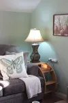 Cozy Second-Floor Stylish & Comfortable Stay - Wifi