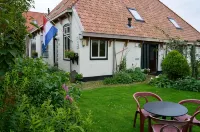 Stylish apartment with garden in a former farmhouse in De Waal - 2 ดาว