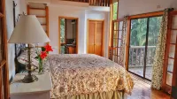 VERY PRIVATE, expansive ocean VIEWS, close to BEST BEACH - 3-Star