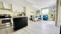 Cheerfull 2 bedroom Basement Apartment - บังกะโล