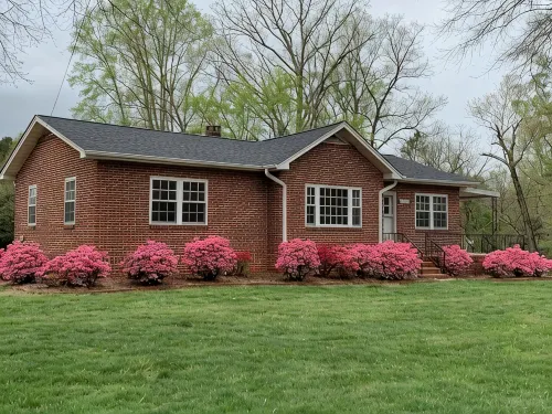 Discover Tranquility at Carolina Cottage - Cozy 2-Bedroom Retreat in Hickory, NC - Boutique