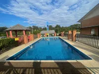 Royal Inn - Anniston - parking