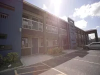 Texas Inn McAllen Airport - Motels