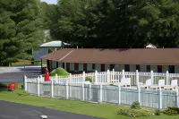 Fran Cove Motel - Parking