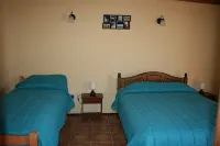 Hostal Km Zero El Huertillo - Pensions