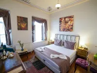 Sarnıç Butik Otel Hotels near مودا