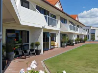 Harbour View Motel on Ahuriri Beach in Napier NZ with Sea View Suites - Pysäköinti