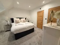 Garnet;  3br large home, NR RAF, Pet friendly - Homestays