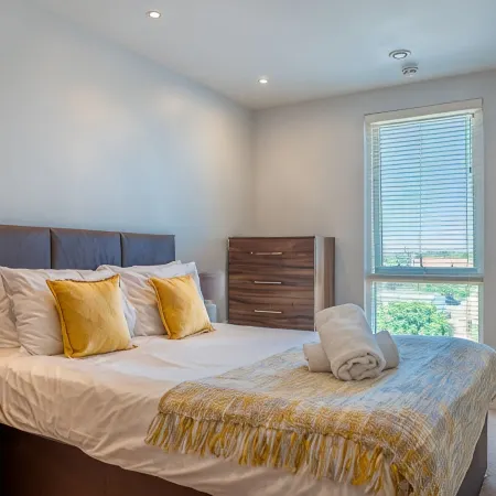 1BR Apt Near Heathrow By Tempstay