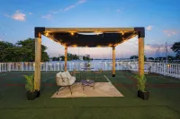 The Boat House Loft | Waterfront Rooftop Terrace - 무료 와이파이