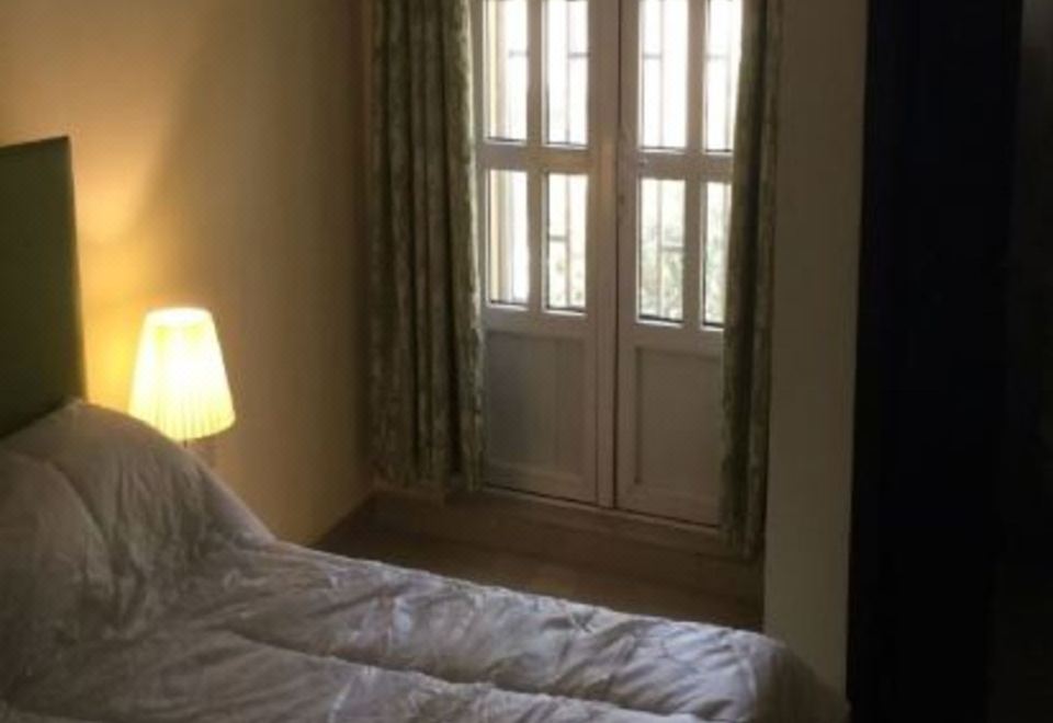 Fort Ross Hotel - Housity