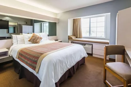 Microtel Inn & Suites by Wyndham Kansas City Airport