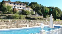 B&B with Charm, Quiet, Kitchen, sw Pool.