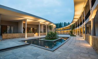 Hotel Neo+ Green Savana Sentul City