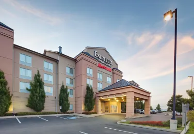 Fairfield Inn & Suites Toronto Brampton Hotels in Brampton