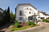 Villa Waldperlach by Blattl