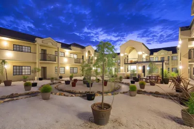 Canberra Parklands Central Apartment Hotel Official Hotels in Sutton